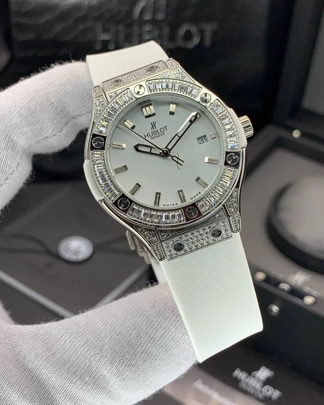ساعت مچی vendome +++ hublot زنانه پر نگین مارکیز
