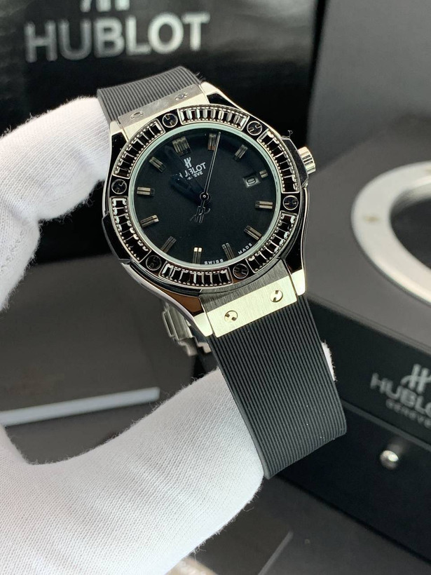 ساعت مچی vendome +++ hublot زنانه پر نگین مارکیز